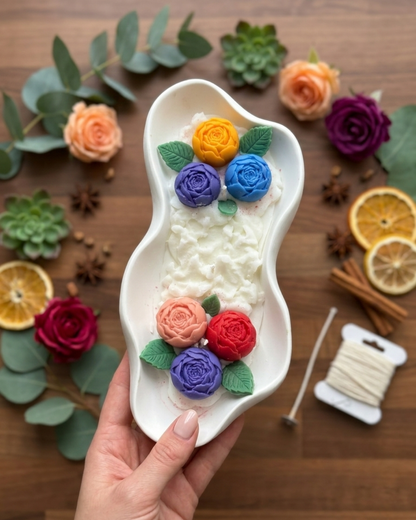 Taş Tozu Kasede Şakayık Çiçekli Soya Mum