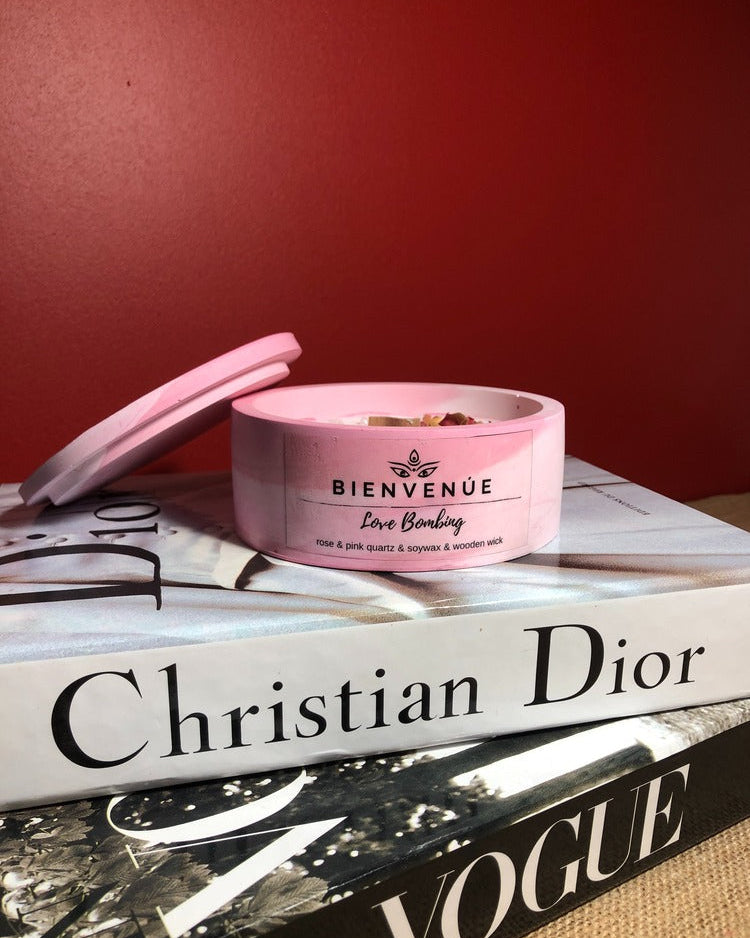 Love Bombing - Gül ve Pembe Kuvarslı Soya Mum